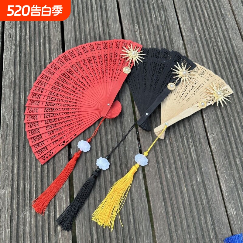 中国风夏季工艺扇子镂空雕花香木扇子高档香扇子折扇礼品木雕扇子