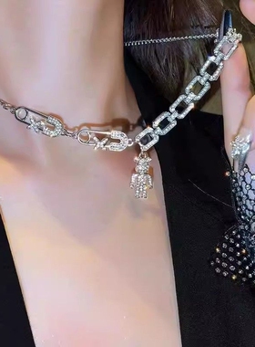 镶钻小熊项链女简约拼接时髦百搭小众高级感轻奢嘻哈潮潮锁骨链