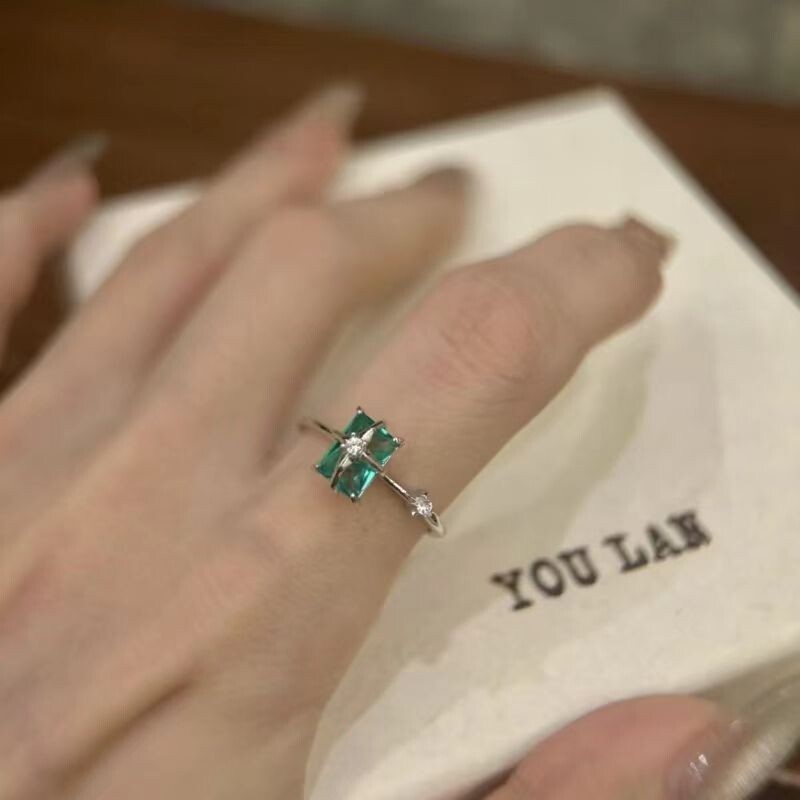 薄荷方糖四芒星戒指ins风小众设计清新冰透锆石叠戴戒指