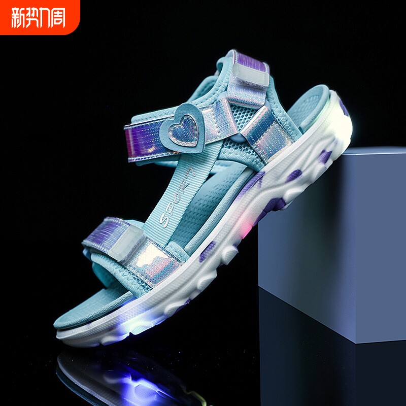 新款女童凉鞋带灯公主鞋软底舒适外穿可爱宝宝鞋小朋友日常休闲鞋