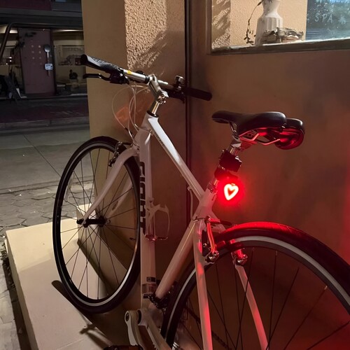 夜间骑行尾灯单车后灯公路车山地车警示装饰发光车灯爆闪充电固定