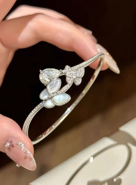化蝶手镯电镀金色奢华重工蝴蝶白色蝴蝶古高级精致手镯轻奢高级感