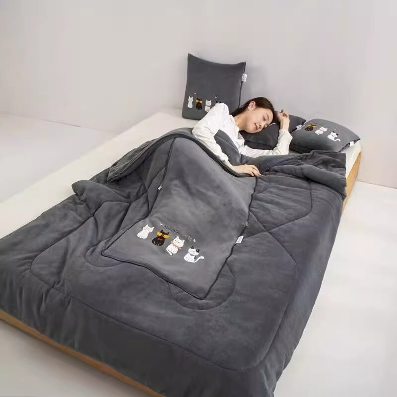 折叠加厚抱枕被子二合一办公室沙发车载午睡汽车牛奶绒枕头被冬季