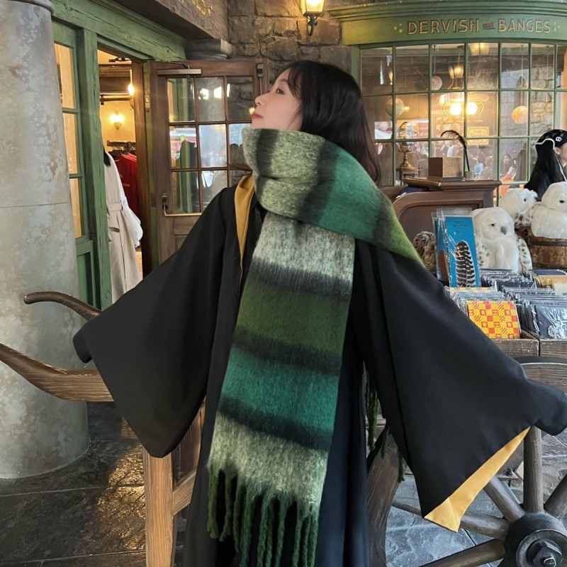 绿色减龄围巾女款2025新款冬季韩系氛围感围脖护颈披肩外搭高级感