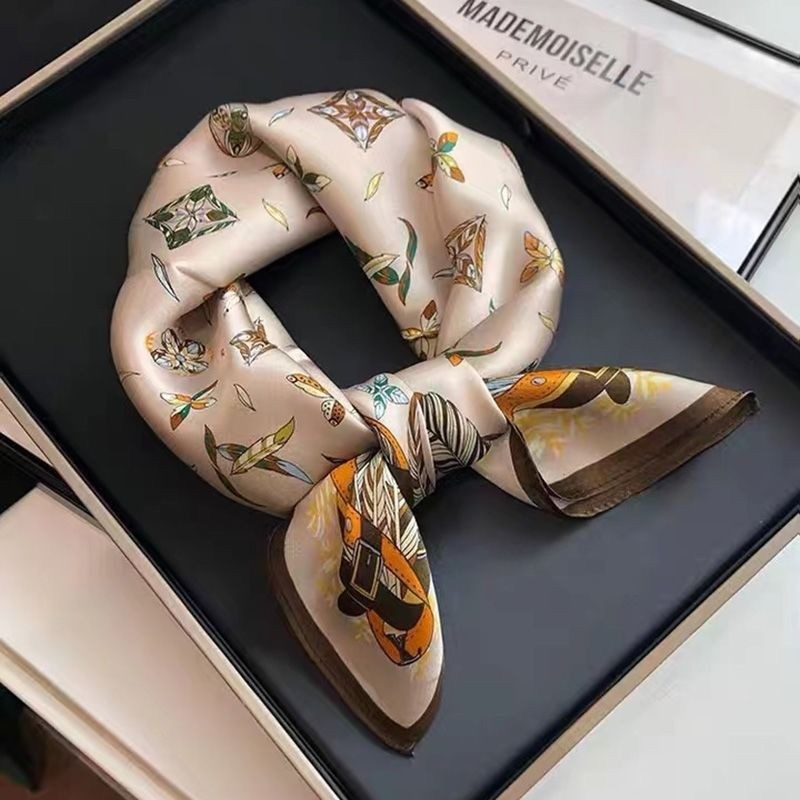 杭州丝绸高档方巾丝巾女洋气四季薄款围巾头巾领巾仿真丝波点高级