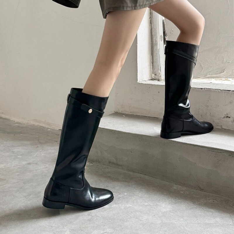 幂琳英伦风靴子长筒靴女2025秋冬新款不过膝粗跟圆头高筒靴机车骑