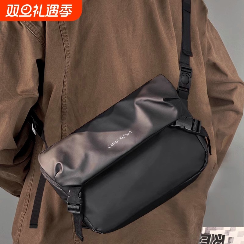 斜挎包男出行骑行胸包摩托车单肩背包挎包男士通勤跨包大容量机能