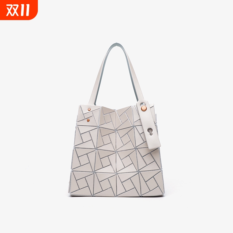 2025年三宅几何包彩钉mini小方盒