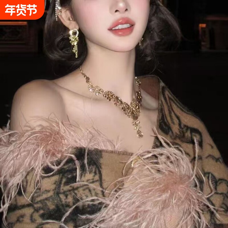 轻奢贵气感香槟色镶钻项链耳环套装2026新款女新娘礼服锁骨链配饰