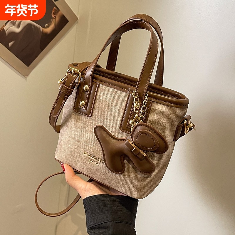 小众高级感小包包女2026新款潮百搭斜挎包时尚超火手提水桶包大气,箱包皮具/热销女包/男包,水桶包,淘宝优惠券,粉丝福利购,淘宝优惠卷