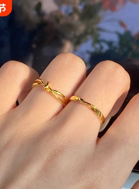 简约时尚金色素圈戒指轻奢女款职场通勤百搭复古质朴指环可调节