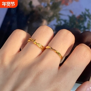 简约时尚金色素圈戒指轻奢女款职场通勤百搭复古质朴指环可调节