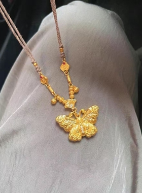 新款国风精致蝴蝶吊坠金色福蝶迭项链精致复古中式百搭编绳毛衣