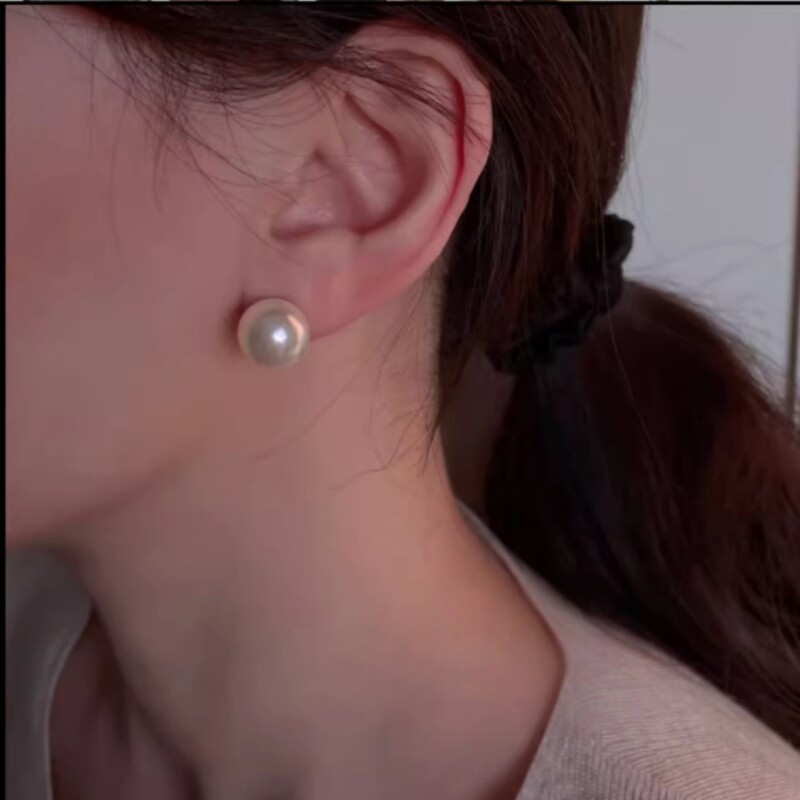 人气款大颗正圆强光珍珠贝珠S925银镀金纯银耳钉复古高级感女耳环