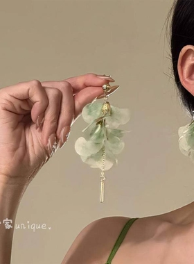 【清风向晚】早春绿色花朵耳钉花瓣流苏耳环高级感度假风耳夹耳饰