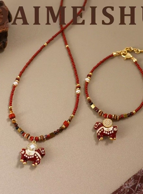 原创时尚精致红色滴油马上有钱花小马吊坠项链轻奢高级感锁骨链女