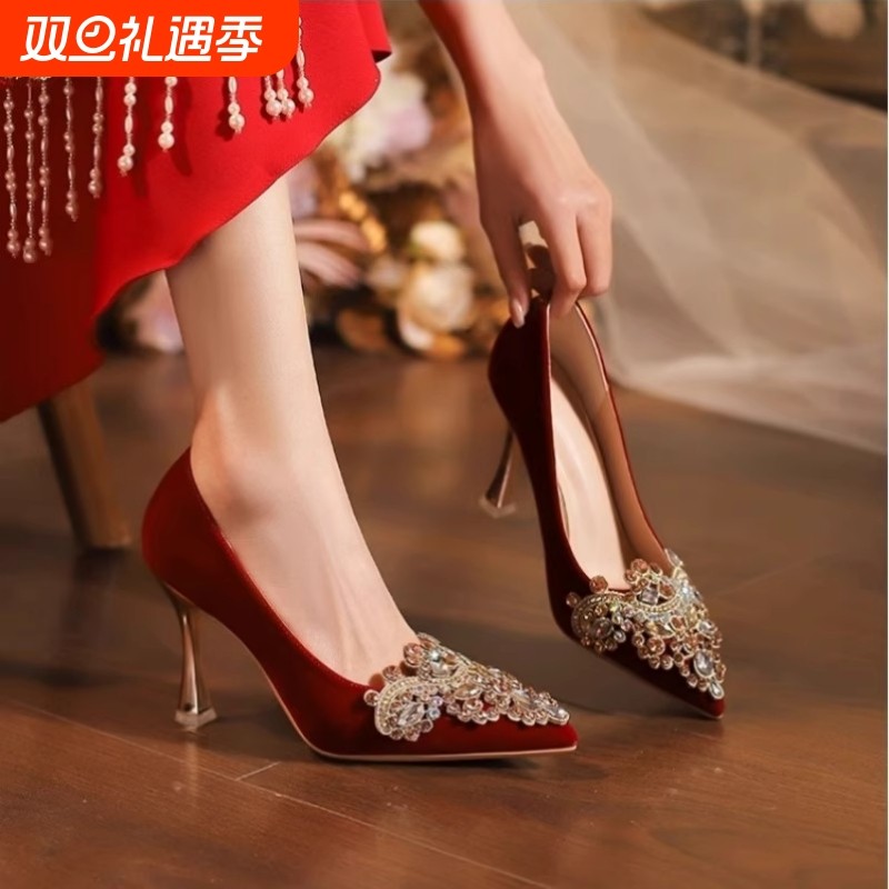 婚鞋女中式秀禾服婚纱两穿新娘鞋不累脚孕妇订婚敬酒服红色高跟鞋