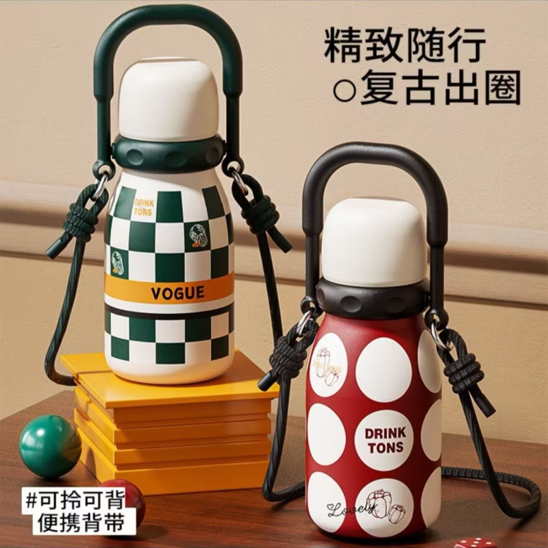 2025新款学生3饮杯吸管水杯儿童保温杯子上学专用水壶背带咖啡