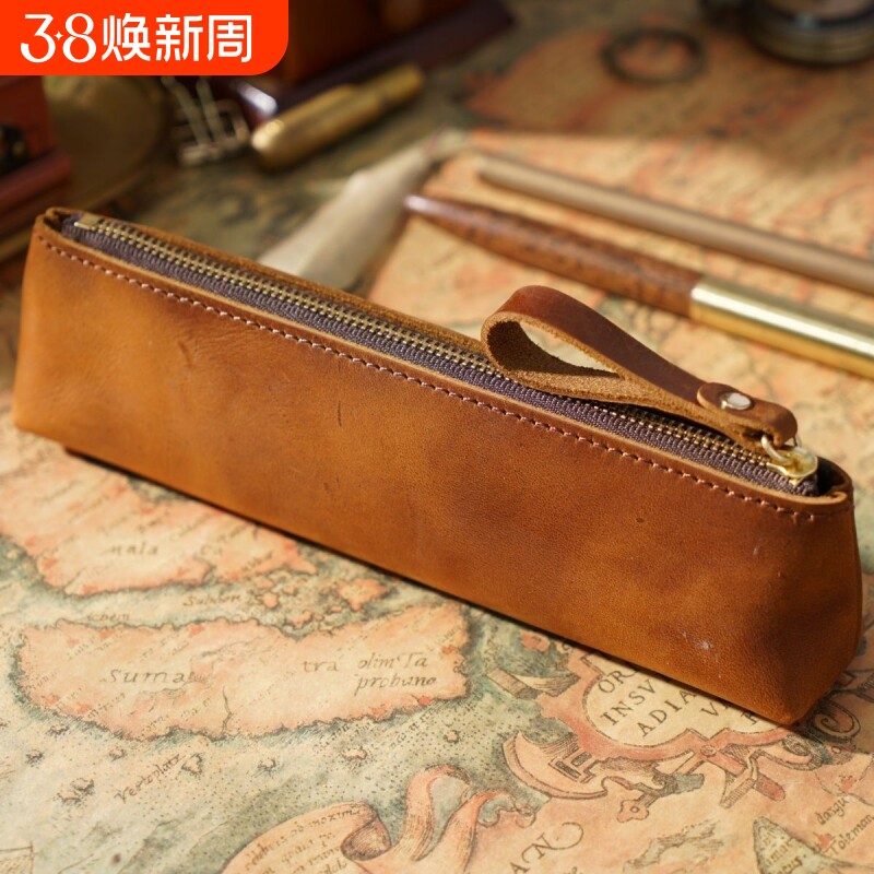 高级感皮质手提钢笔收纳袋简约复古笔袋小号铅笔袋头层牛皮质感文具袋刻刀袋小巧便携软皮棕色