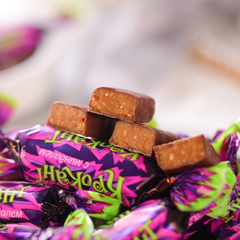 紫皮糖散装巧克力味果仁夹心进口糖果休闲小零食品（代可可脂）