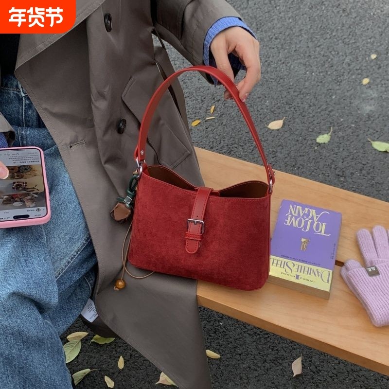 复古新款美拉德大容量通勤百搭斜挎包韩版慵懒风单肩腋下小包