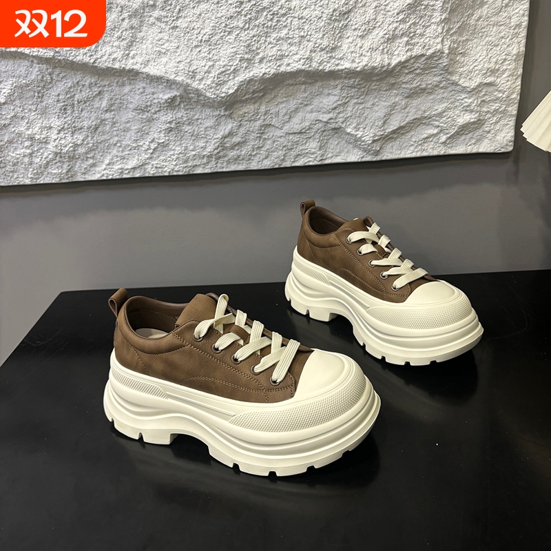 巨好看不累脚厚底增高松糕鞋子女百搭板鞋2025秋季新款爆款休闲鞋