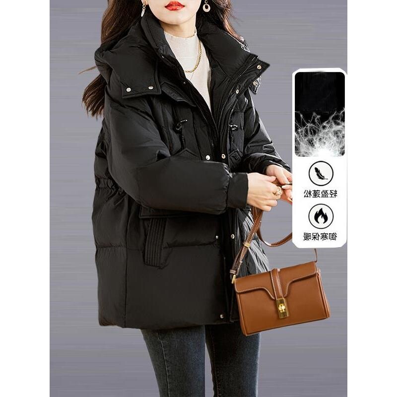 户外大牌高端羽绒服女冬2025年新款中长款加厚大码胖mm白鸭绒黑