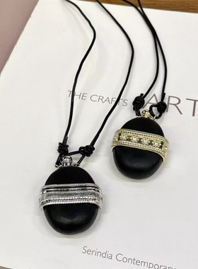 复古吊坠黑色项链博主同款酒壶小众高级夸张香水瓶个性长款毛衣