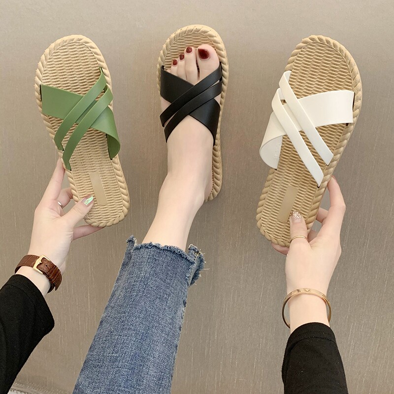 拖鞋浴室2025新款女士室内家居外穿软底洗澡韩版交叉休闲凉拖夏季