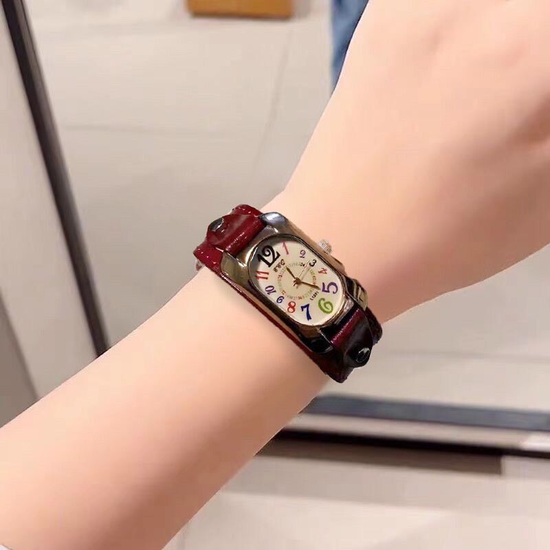 女细长款精致淑女欧美个性时尚潮流欧洲站大气复古牛皮小手表手链
