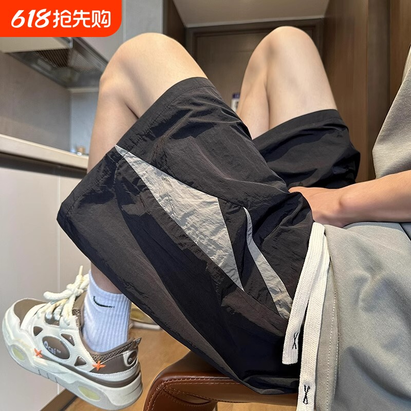 夏季休闲短裤男潮牌冰丝透气速干薄款宽松运动跑步五分裤条纹垂感