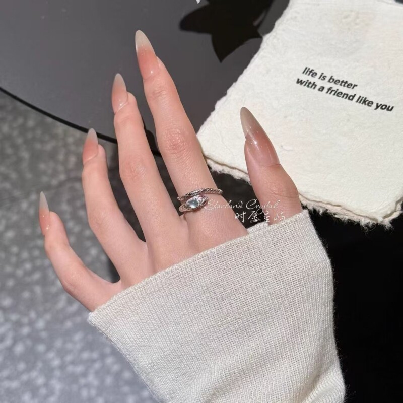 逆爱同款小灵蛇戒指女2025新款轻奢气质时尚小众设计开口食指戒