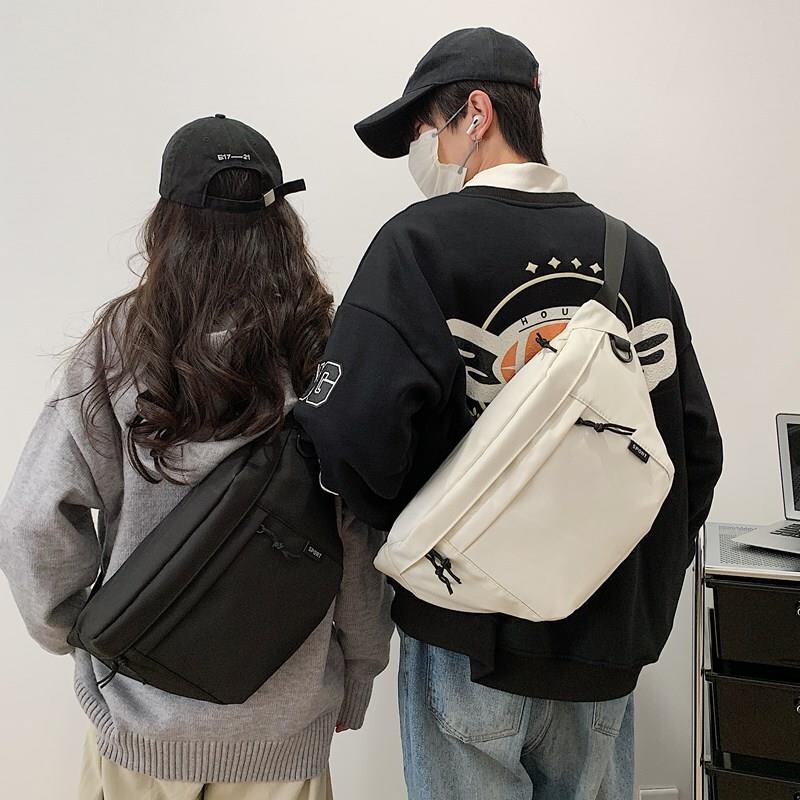 斜挎包休闲韩系大背包简约大容量斜挎包情侣轻便运动休闲胸包