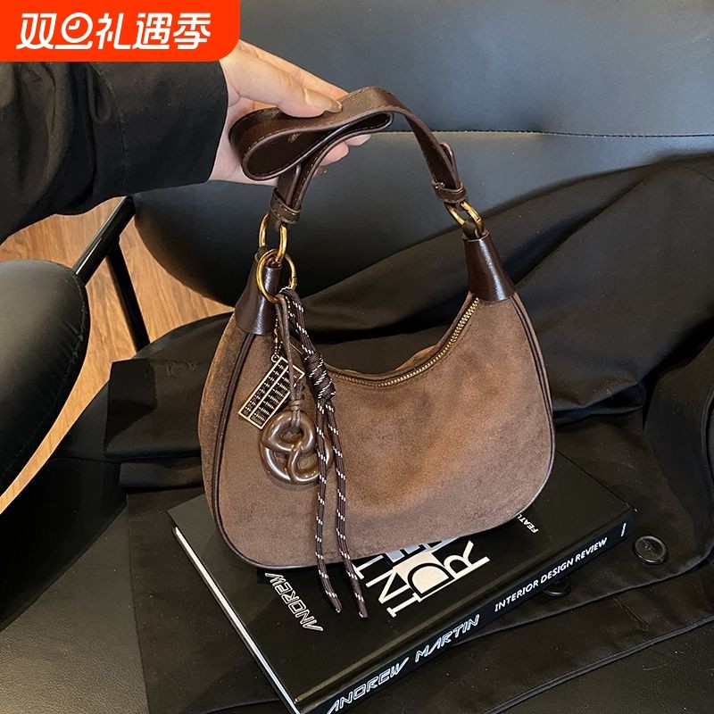 女式2025复古包包时尚新款磨砂斜挎包单肩腋下包秋冬通勤ins背