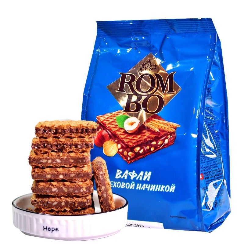 俄罗斯进口榛仁夹心威化饼干休闲零食甜品点心袋装