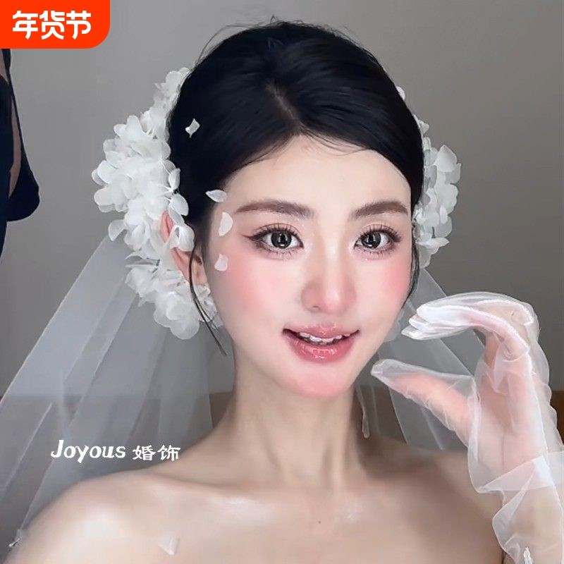 新娘森系白色绣球花朵头饰超仙气质盘发发饰结婚纱配饰高级感大气