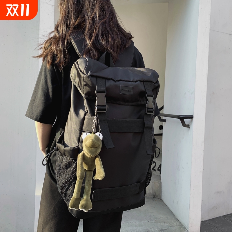 艾王双肩包男大容量背包休闲旅行包防水运动户外旅游登山包挂件