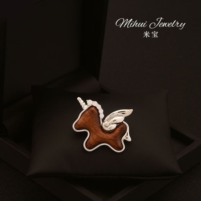 设计师款飞马别针动物胸针西装衬衫领口可爱质感精致百搭配饰女新
