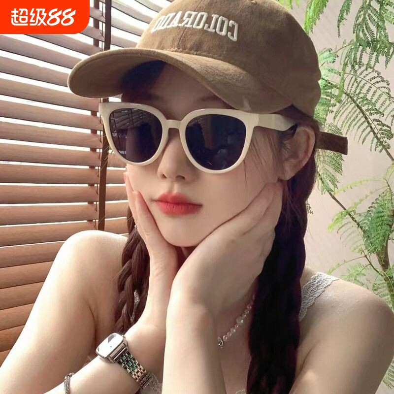 白框墨镜欧美时尚防紫外线太阳眼镜拍照女大脸高级感ins显瘦眼镜