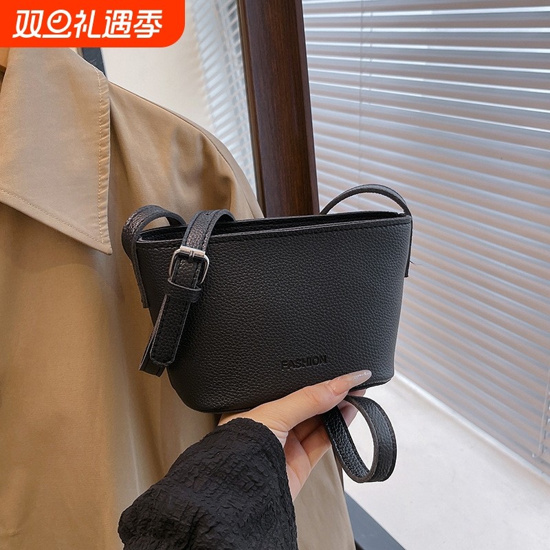 水桶包包女2025新款小众百搭单肩包夏季高级感休闲女包斜挎包手提