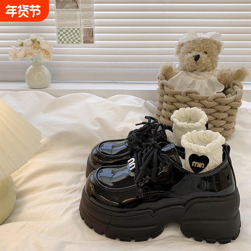 黑色厚底松糕小皮鞋女2026春季复古英伦学院风百搭矮子乐增高单鞋