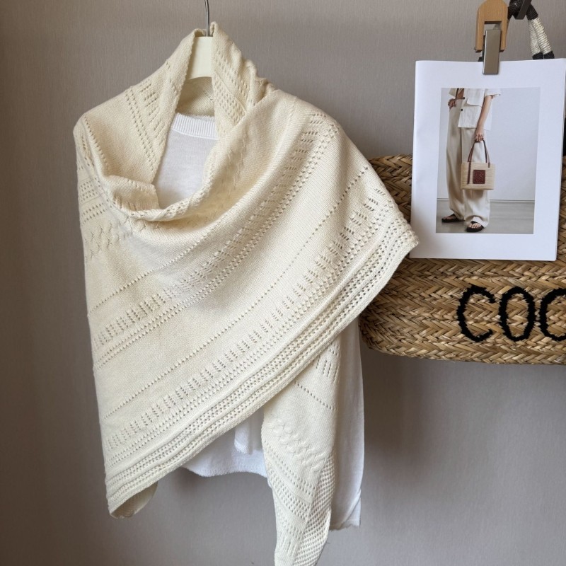 羊毛披肩秋冬新款镂空纯色多功能百搭针织三角巾保暖围脖流苏围巾