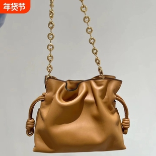 罗家软皮福袋包单肩斜挎水桶包抽绳包女款真皮云朵包红色白色牛皮