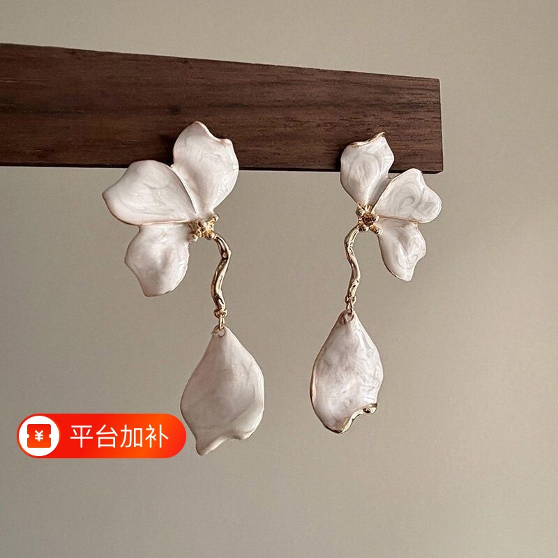 新中式白色花瓣流苏耳钉女高级感精致简约百搭耳环方圆脸复古耳饰
