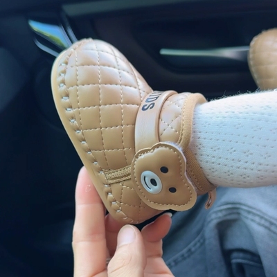 婴儿棉鞋冬季不掉宝宝防风雪地靴0一1岁男女加绒防滑软底8月学步