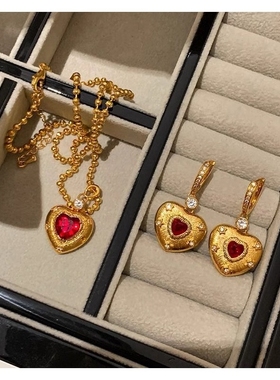 红色宝石拉丝大爱心项链配饰女轻奢小众高级感长款桃心锁骨链颈链