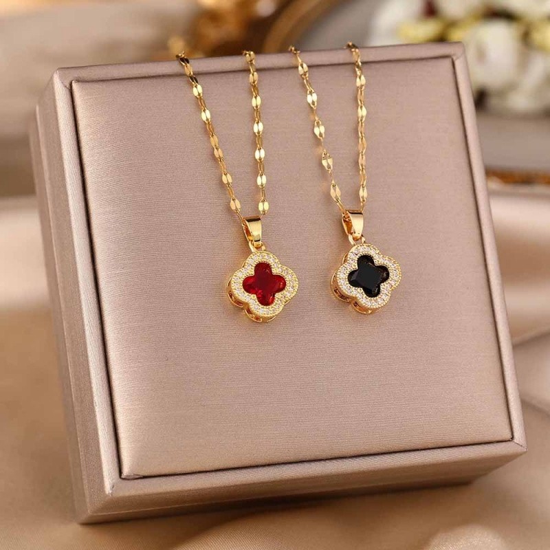 网红热卖钛钢项链女高级镶钻四叶草吊坠小香风百搭幸运锁骨链饰品
