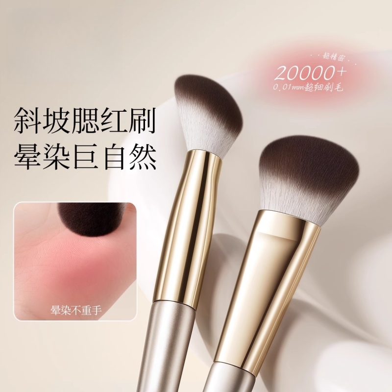 新手化妆刷全套软毛粉底液刷