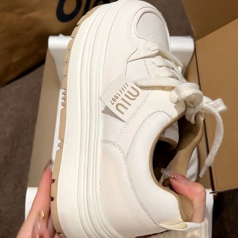 品牌断码美拉德板鞋女春秋松糕圆头小白鞋厚底校园运动鞋面包鞋增