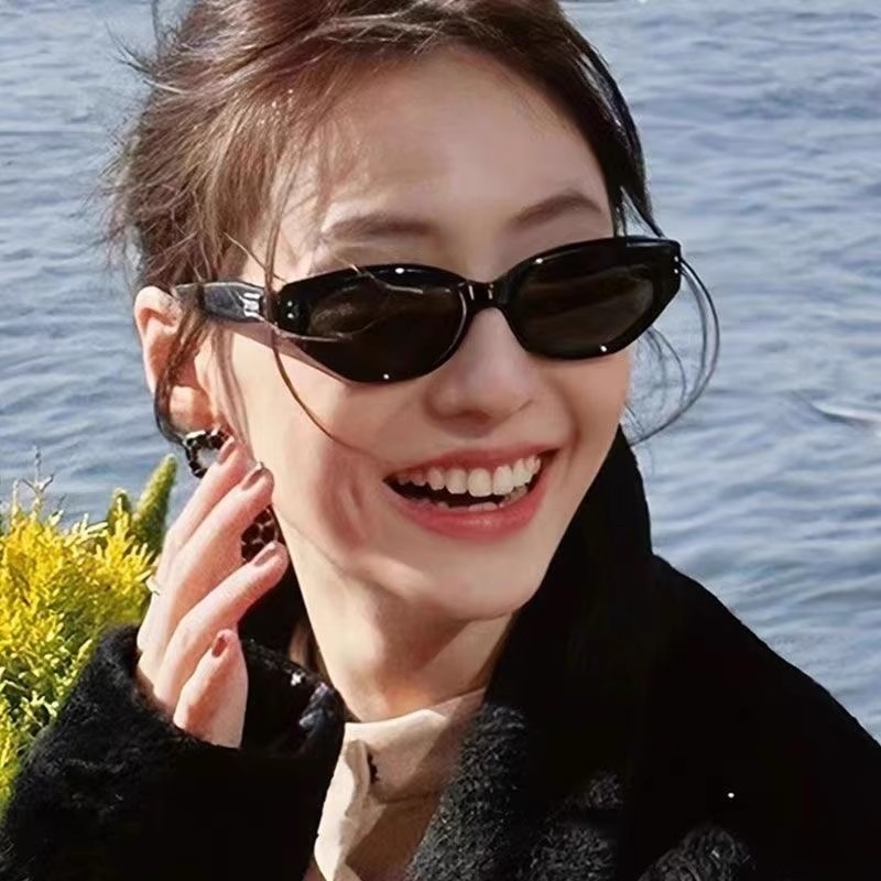 太阳镜小猫眼高级感复古高级感欧美墨镜女百搭菱形防紫外线太阳镜
